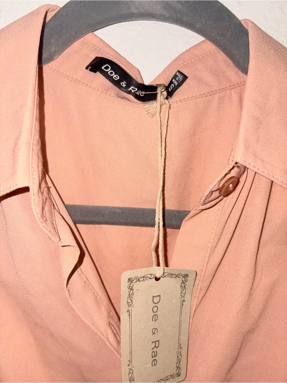 Doe & Rae Sleeveless Button-Front High-Low Dress in Peach